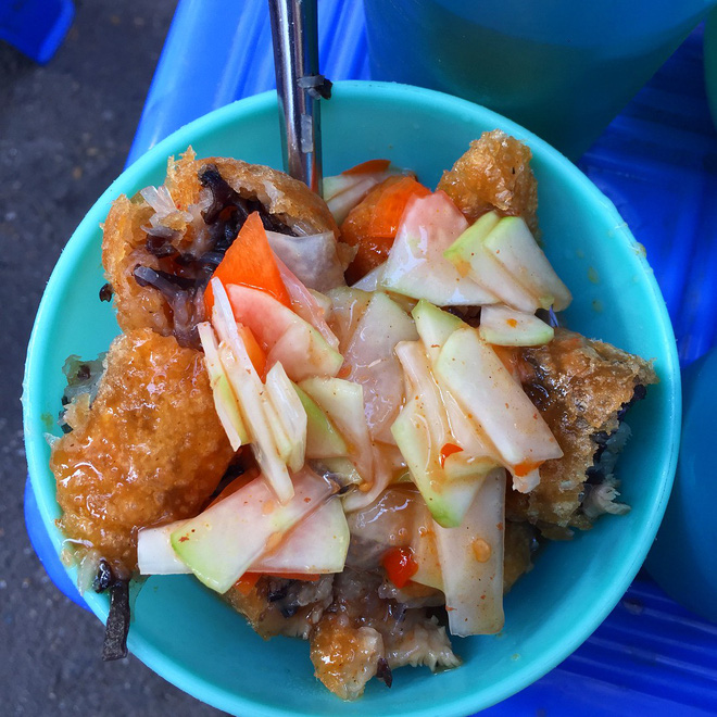 Kh&#244;ng phải chen ch&#250;c xếp h&#224;ng, H&#224; Nội c&#243; 5 qu&#225;n ngon vỉa h&#232; ngồi đợi lấy số rất văn minh - Ảnh 14.