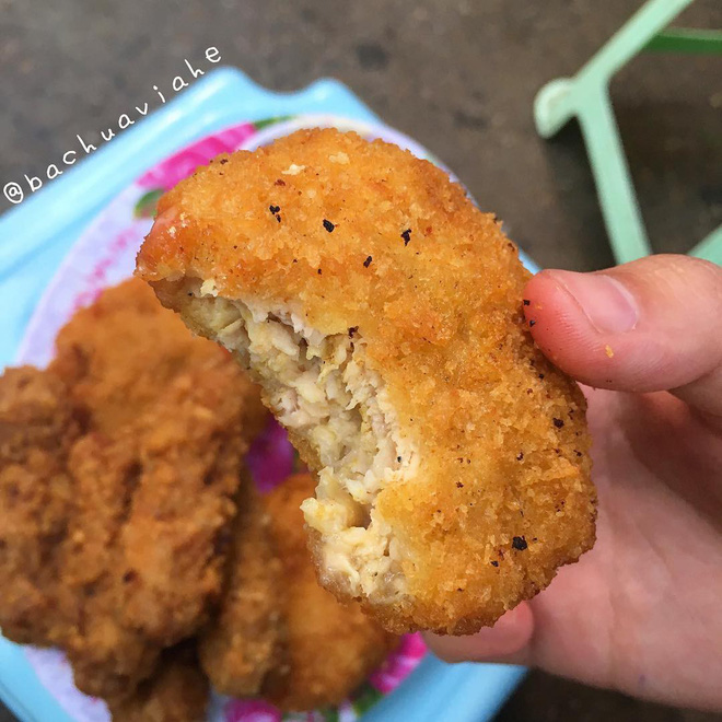 Kh&#244;ng phải chen ch&#250;c xếp h&#224;ng, H&#224; Nội c&#243; 5 qu&#225;n ngon vỉa h&#232; ngồi đợi lấy số rất văn minh - Ảnh 2.